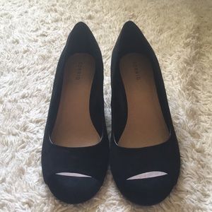 🍉3/$15 Torrid Black Suede Wedges 10 Wide